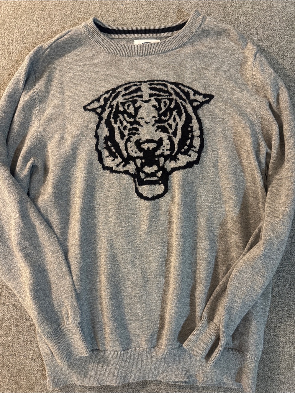 5/$15- Boy’s sweater size large